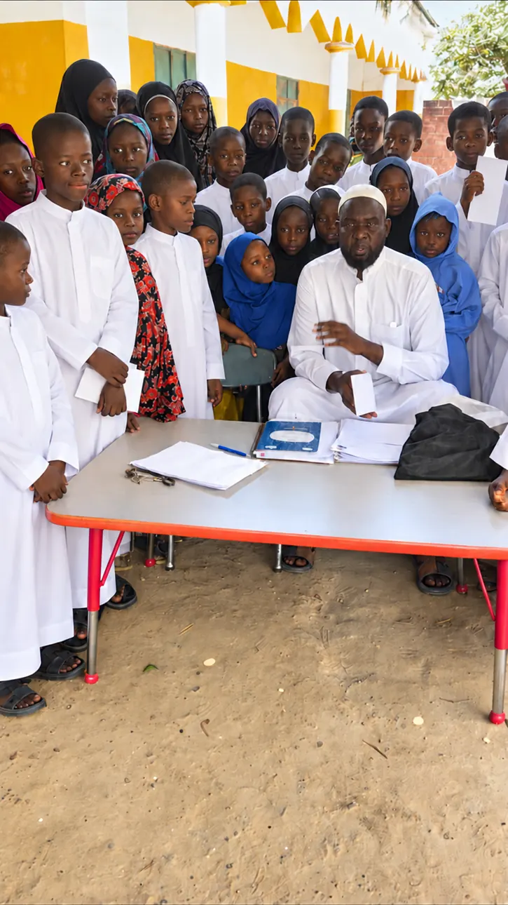 Ustadh Mahamadou with new students